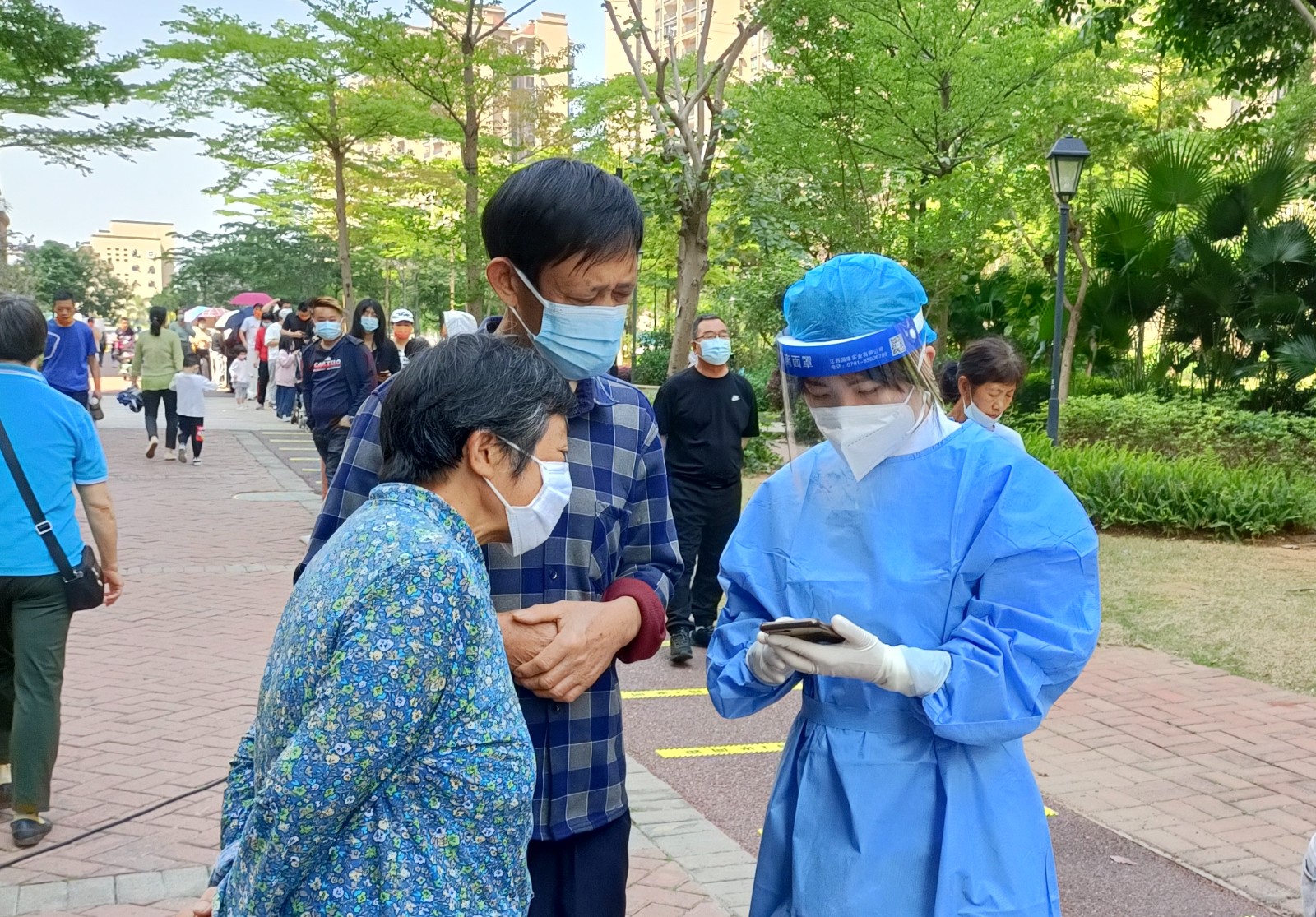 速度+温度！珠光物业助力全员核酸检测