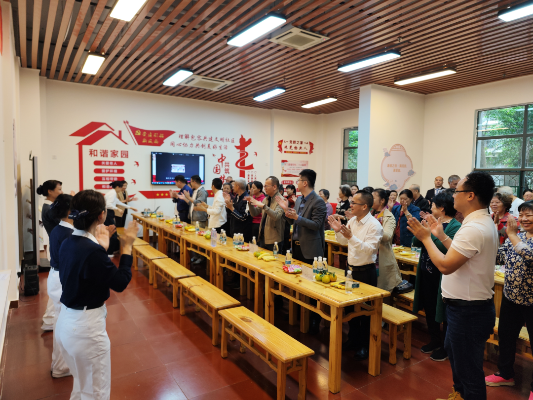 弘健康素食 扬敬老爱老|珠光物业联合兄弟单位开展重阳节敬老爱老主题活动